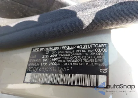 2000 Mercedes-Benz E 320 from USA, damaged, VIN WDBJF65J0YB115591